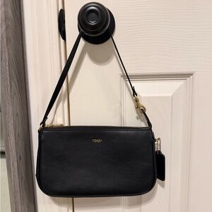 coach black plaza 22 shoulder bag